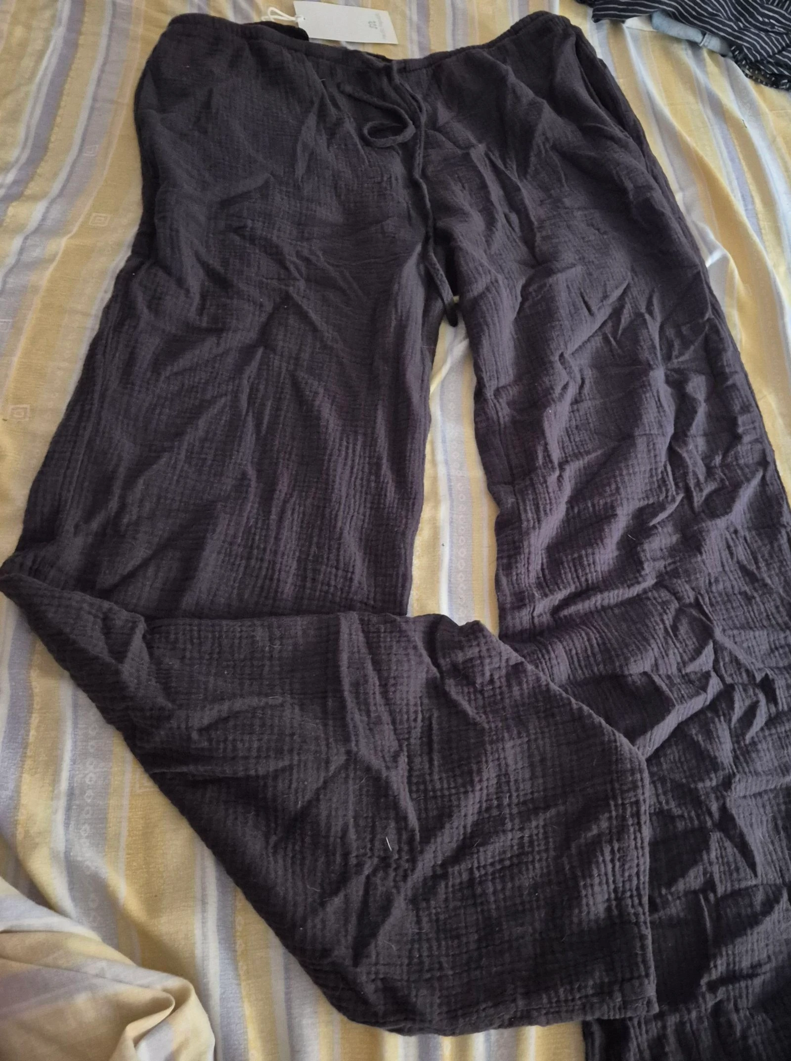Pantalon ancho nuevo con etiquetas talla L 